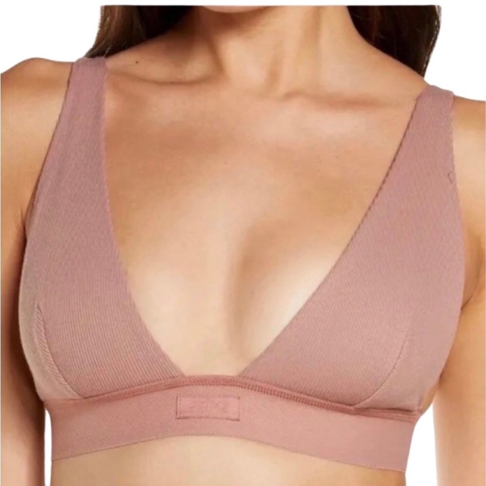 SKIMS PLUNGE BRALETTE NWT MEDIUM